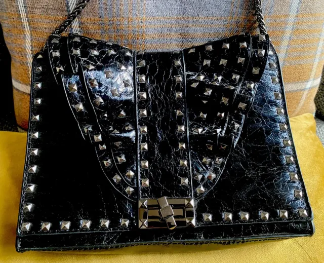 NWOT INZI Studded Bow Turnlock Close Black Leather Crossbody Handbag Clutch NICE