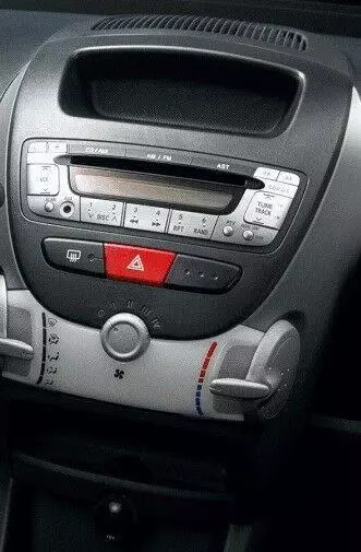 Toyota Aygo Car Panel Plate Fascia Facia Surround Adaptor Car Stereo Fitting Kit 2