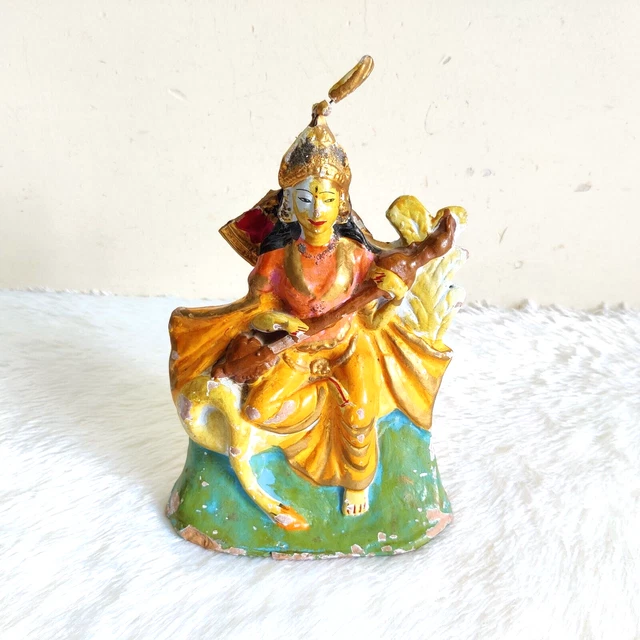 19cVintage Fait à la Main Peint Déesse Saraswati en Terre Cuite Figurine TC161