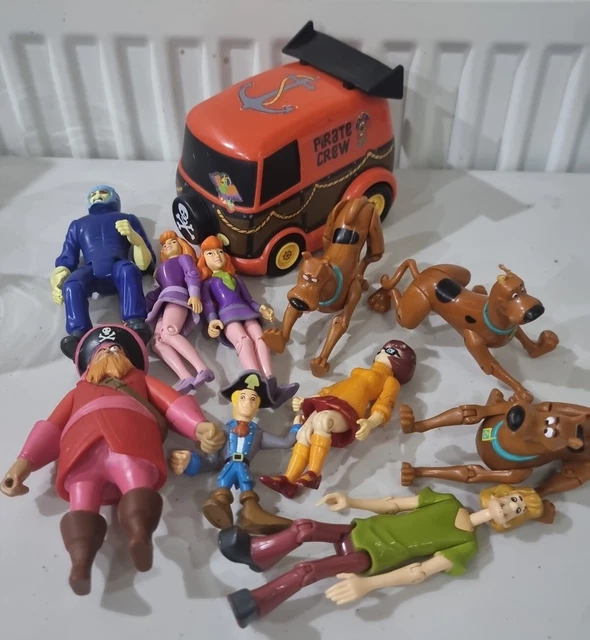 SCOOBY DOO THE Mystery Machine Van with Figures Toy Bundle Job Lot £14.