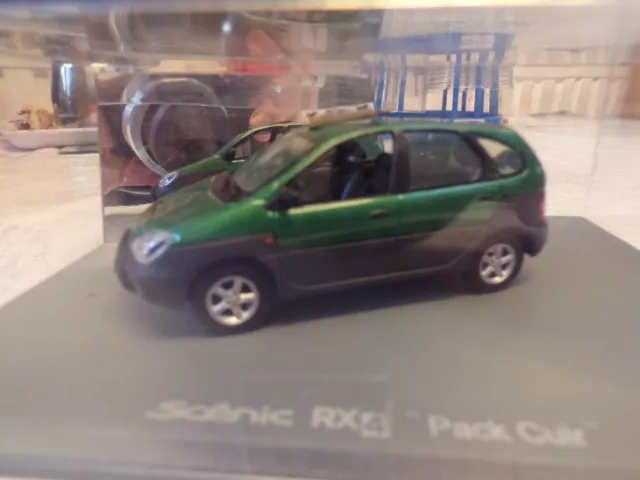 Voiture miniature 1/43ieme..Renault Scenic Rx4..Phase II..de 2002..s/boite