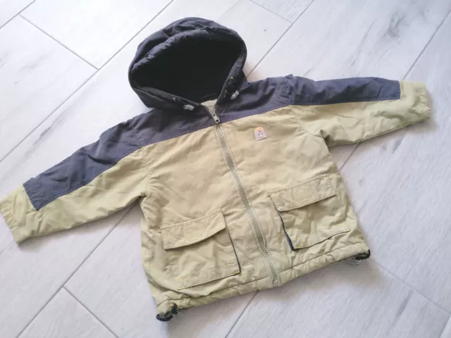 Anorak bleu marine et kaki avec voiture brodée dans le dos 18 mois