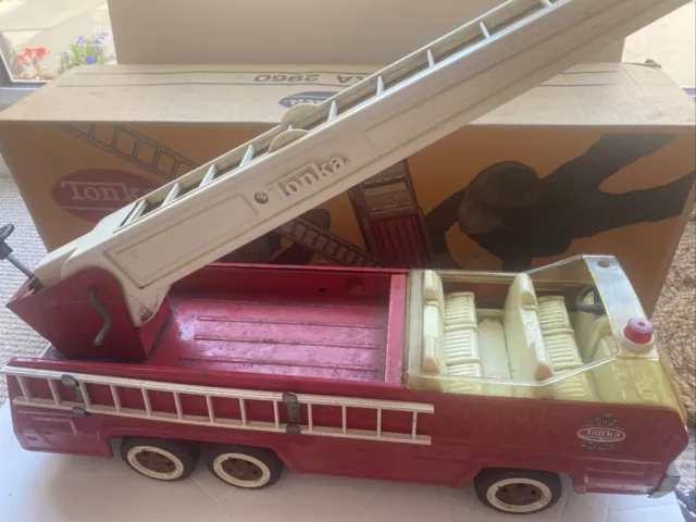 1972 TONKA AERIAL LADDER FIRE TRUCK 2960 In Original Box See Description 1972 TONKA AERIAL LADDER FIRE TRUCK 2960 In Original Box See Description