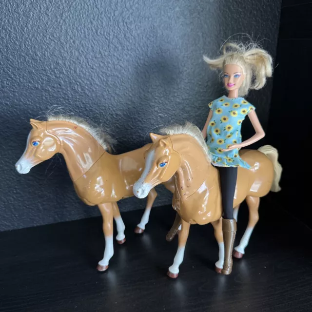 2 - 1998  BARBIE WALKING BEAUTY HORSE THAT BLOWS KISSES & NEIGHS Untest W/Barbie