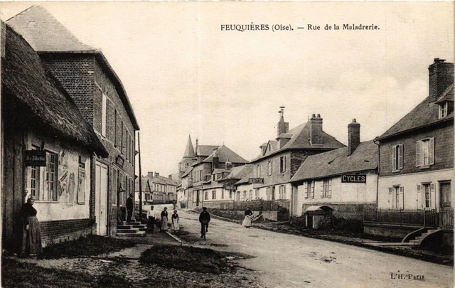 CPA FEUQUIERES-Rue de la Maladrerie (423474)