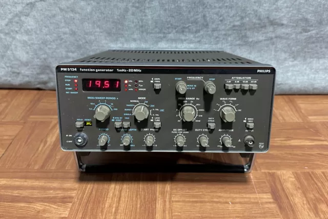 Vintage Philips PM5134 Portable Bench-Top 1mHz-20MHz Function Generator PM5134 M