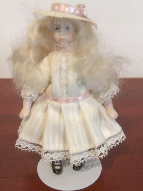 Handmade Porcelain Old Fashioned Doll With Sun Hat