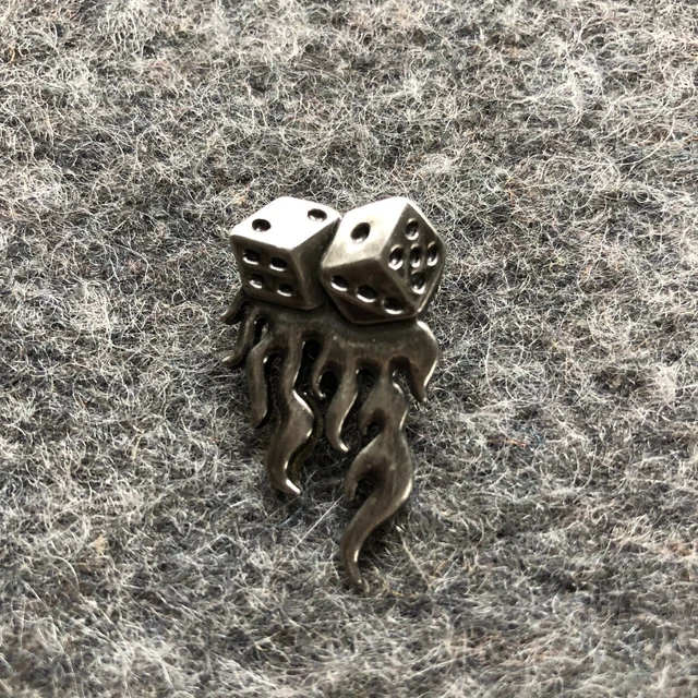 ZIERNIETE CONCHO zum Schrauben Altsilber Flammende Würfel 19mm