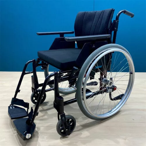Etac Crissy Swing-Away Adaptivrollstuhl • Aktivrollstuhl • Rollstuhl • SB 42 cm