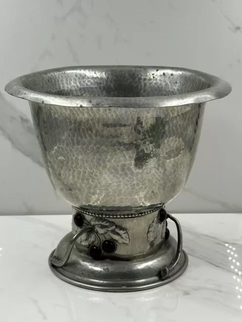 Jarrón de estaño antiguo estilo Art Nouveau copa olla tazón manual alrededor de 1900