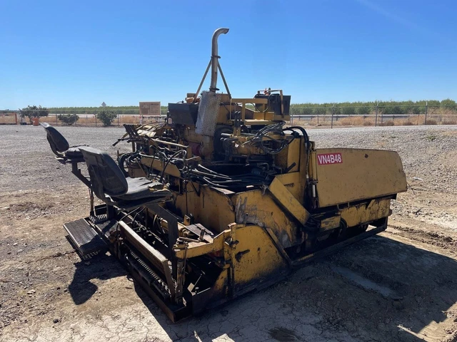 1987 Lee-Boy L8000T Track Asphalt Paver Sealer Diesel Engine # 3533 1987 Lee-Boy L8000T Track Asphalt Paver Sealer Diesel Engine # 3533