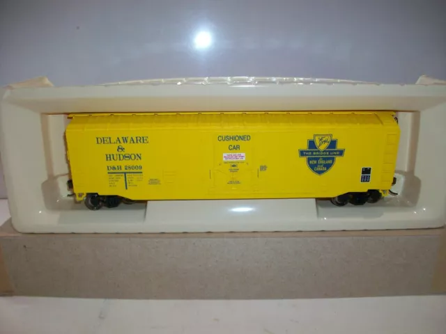 HO Scale Bachmann 50' Plug-Door BoxCAR "Delaware & Hudson"
