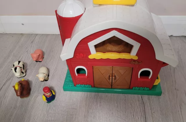 Foldable Barn with carry handle with farmer and farm animals *COLLECTION ONLY*