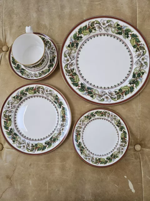 Spode Christmas Rose 5 Pieces New In Box Dinner Salad, Bread Plates, Cup Saucer