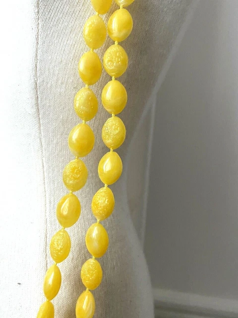 Collier Vintage En Perles De Bakélite Rondes - Couleur Jaune Vanille - Bon état D'usage