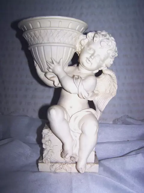 Engel Putto shabby Amor große Figur mit Schale auf  Podest mit Kunstblumen
