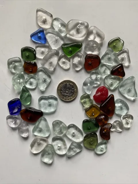 50 Mittelgebohrte Stücke Schottisches Meerglas verschiedene Farben GGG