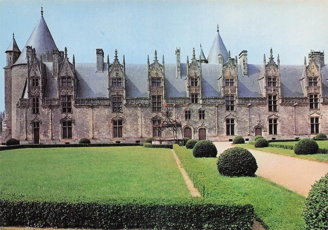 CPA 77 Seine-et-Marne - Courquetaine, Le Château Et La Cour D'Honneur (1329617) - Voyagée