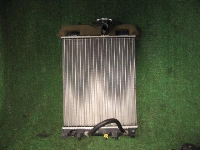 TOYOTA PASSO 2012 DBA-KGC30 Radiatore 16400B1300 [Usato] [PA67703980]
