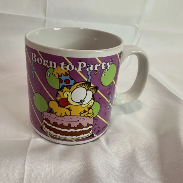 Vintage Garfield Born To Party Mug, United Features Syndicate Inc.  1978