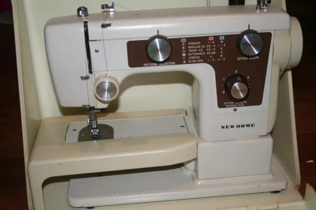 Janome new home sewing machine vintage model 641 with electric foot pedal