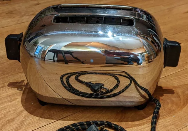 Toastwell No. 350 Midcentury (1940) Retro Chrome Toaster