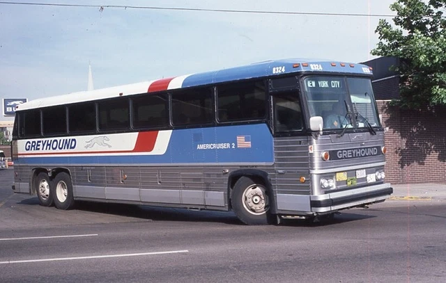 Greyhound Americruiser 2 - Number - 8324 - ORIG - KR - rals441