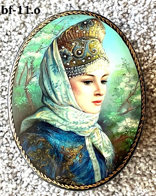 Russian Fedoskino Lacquer Box * Russian Beauty  * bf-11   (Last box)