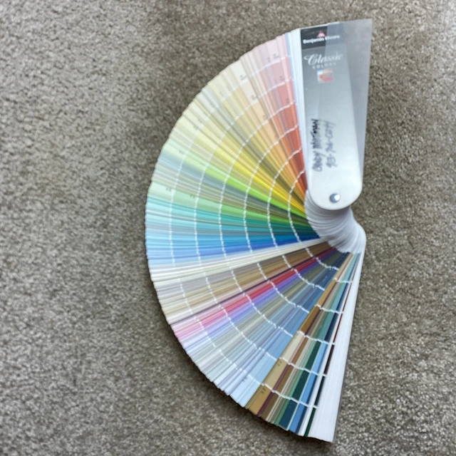 BENJAMIN MOORE CLASSIC Colors Paint Chip Samples Fan Deck M5900010 14.