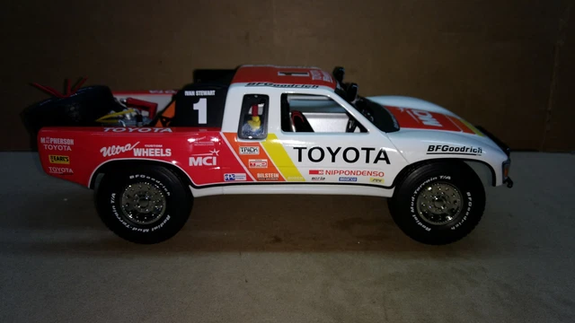 AUTOart トヨタ TOYOTA TROPHY-TRUCK 1:18 AUTOart TOYOTA TROPHY
