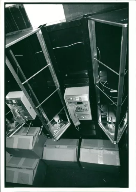 Mercury Communications telephone kiosk. - Vintage Photograph 1214440
