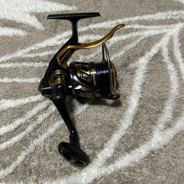 DAIWA TOURNAMENT ISO 2500SH LBD Spinning Fishing Reel DAIWA TOURNAMENT ISO 2500SH LBD Spinning Fishing Reel