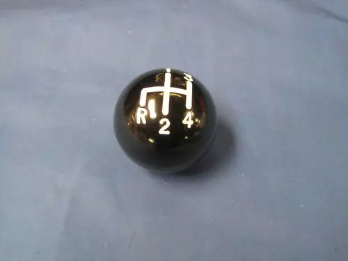 MG  MGB GOLF BALL GEAR KNOB ALSO  MGC   1B3736         eb72***