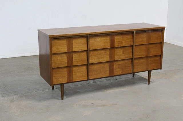 Mid-Century Modern Louvre Front Walnut Credenza/Dresser on Pencil Legs Mid-Century Modern Louvre Front Walnut Credenza/Dresser on Pencil Legs