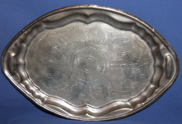 Grand Plateau Majordome Ancien Wilcox – Argenté Gravé, Style Victorien Américain 1900-1940
