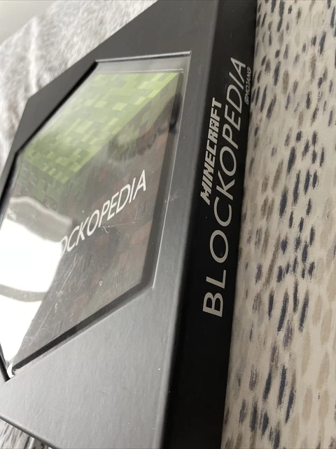 Blockopecia MINECRAFT BLOCKOPEDIA: AN Official Minecraft Book from Mojang £7.58 ...