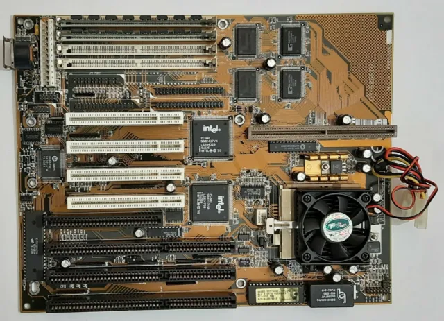 Gigabyte GA-586ATV Sockel 7 ISA Mainboard + Intel Pentium 133MHz + 32 MB EDO-RAM