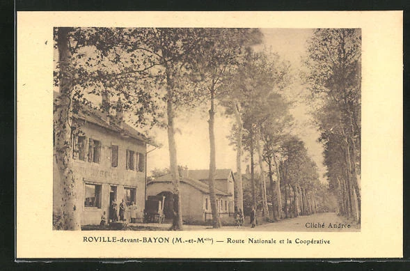 CPA Roville-devant-Bayon, Route Nationale et la Coopérative