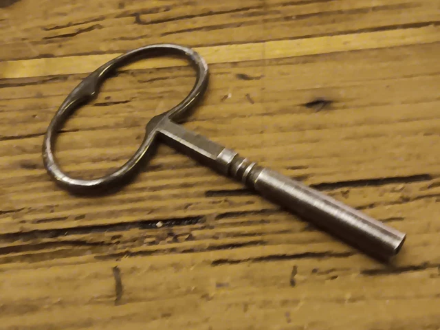 Clé De Remontoir Ancienne N°5 Pour Horloge/pendule, Carré 3,30 Mm, Fabrication Française