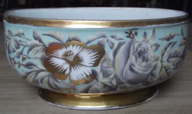 Ancien cache-pot ovale en porcelaine de Paris ? décor fleuri