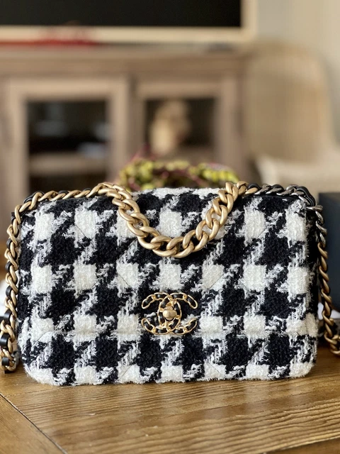 Chanel 19 Flap Bag in White/Black Stitch — UFO No More