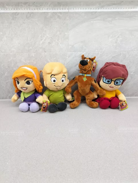 SCOOBY DOO GANG Shaggy Velma Daphne Soft Plush Toy Bundle BNWT Bandai £ ...