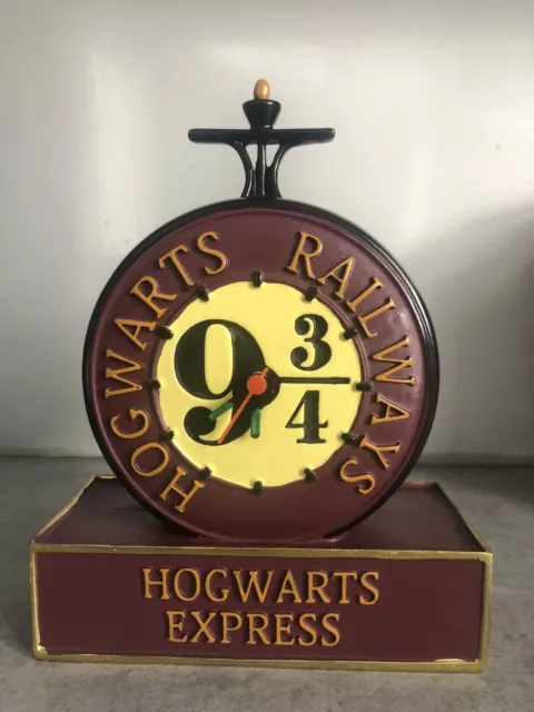 HARRY POTTER HOGWARTS Express Railway 9 ¾ Clock - Wizarding World