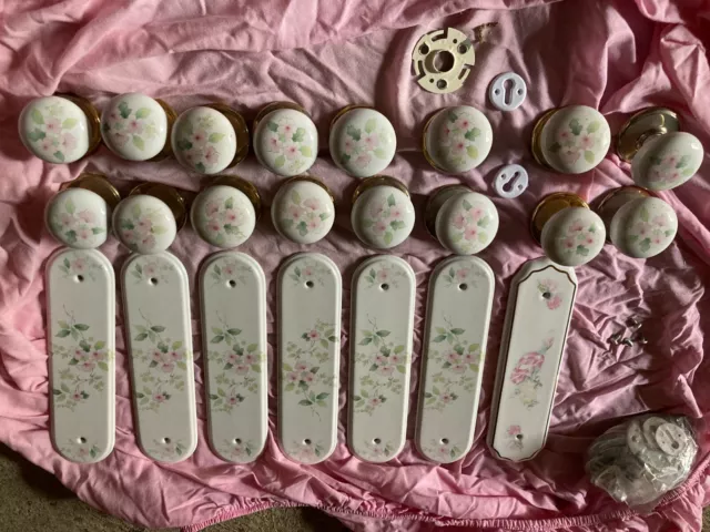 JOB lot of 23 Porcelain door furniture as seen in great condition