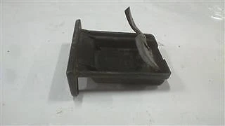 PORTA CENERE Suzuki Vitara (SE/SF/ET)(1988->) 88/-