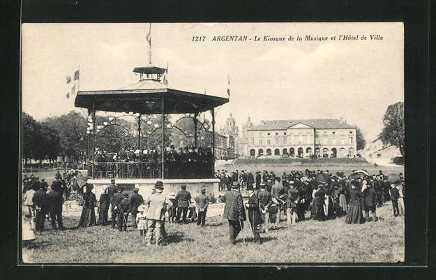 CPA Argentan, The Music Kiosk and the City Hall