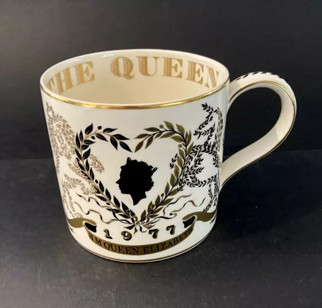 Wedgwood Queen Elizabeth Silver Jubilee Mug  - Design By Richard Guyatt - 1977
