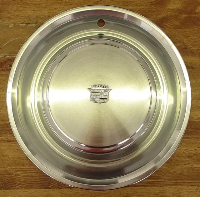 1973 Cadillac Deville & Calais Hub Cap Wheel Cover With Center Crest Nice Cond.