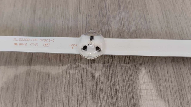 Bande LED Rétroéclairage Pour TV Vestel - Modèle LT-32C670 - Compatible Avec De Nombreuses Références