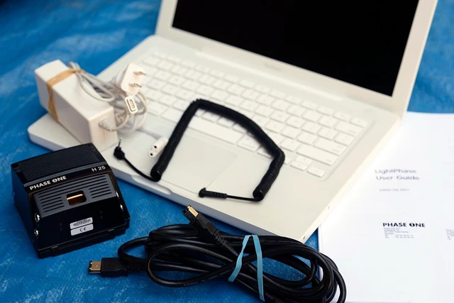 Phase One H 25 Digital Back for Hasselblad V Complete 